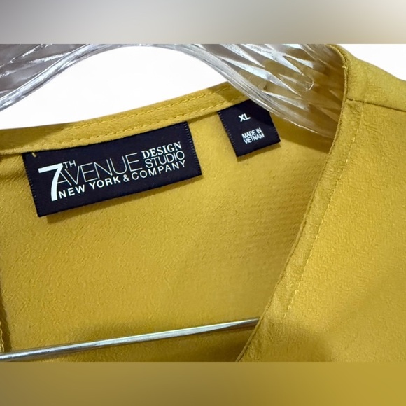 NY & Company Mustard Yellow Keyhole Blouse Women’s XL 7th Avenue Chic - Picture 3 of 3